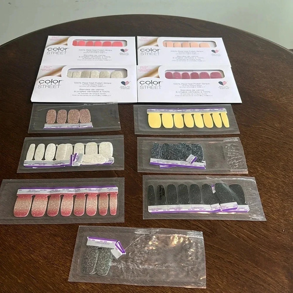 Color Street Nails‎ - Picture 1 of 1